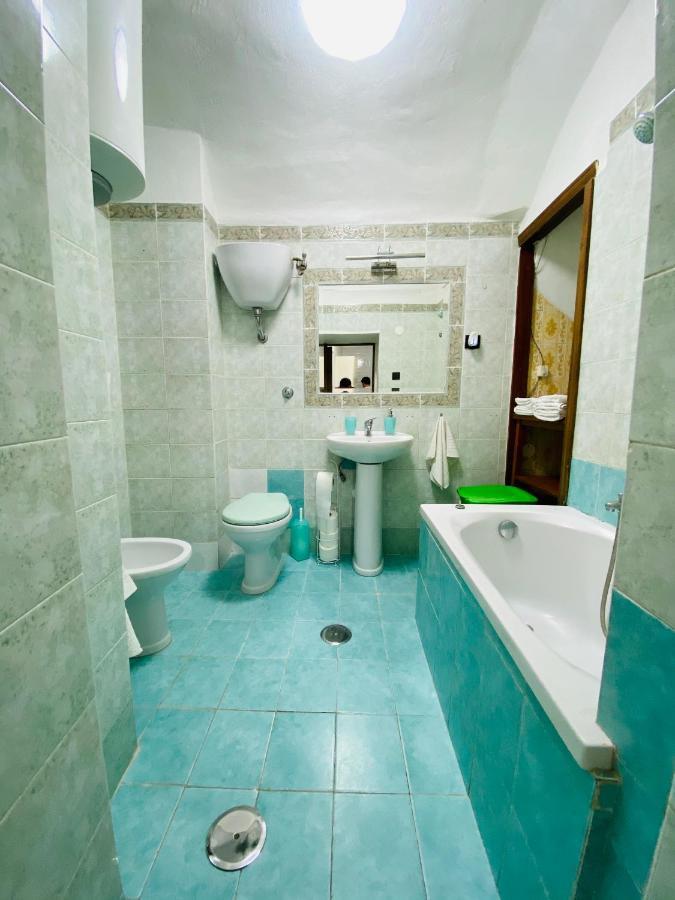 Quartieri Spagnoli Homecasa Vacanze เนเปิลส์ ภายนอก รูปภาพ