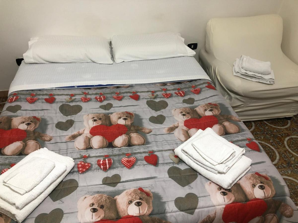 Quartieri Spagnoli Homecasa Vacanze เนเปิลส์ ภายนอก รูปภาพ